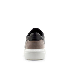 Load image into Gallery viewer, VALENTINO black STAN sneakers with logo on the band